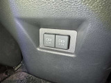 充電用USB端子付き。スマートフォンなどの充電に便利です。
