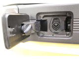 普通充電と急速充電に対応しており、普通充電ではご家庭にあるAC200V電源が使用できます!急速充電ではChadeMO(チャデモ)仕様の急速充電器が使用できます!