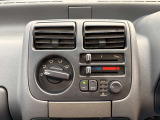 「オートエアコン」が付いています。1年中快適な室内を提供!車内温度を設定すると、風量を自動で調節してくれます。