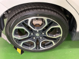 スズキ純正アルミホイールです。足元が引き立つので、車全体のイメージがアップしますよ!