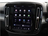 Google搭載のボルボなら、車内にいながら多彩なデジタルライフをお楽しみいただけます。Google Playから必要なアプリをダウンロードして、有意義な移動時間を楽しみましょう。