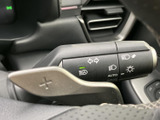 直感的な操作で、安全な車線変更をサポート。視認性の高いデザインで、周囲の車に自分の存在を知らせます。