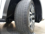 タイヤサイズは235/55R20となっております☆