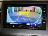 リアカメラ付で、後方をナビ画面で確認。車庫入れも安心です。もちろん、バックギアと連動しています。