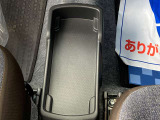 小物を置いておくのにとっても便利なトレーついていますよ☆