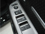 ◆パワーウィンドウスイッチ◆運転席から全席の窓の開閉操作を行うことが出来いつでも換気ができます!