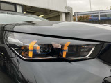 また、BMW正規認定中古車は、エマージェンシーサービスが自動付帯。24時間365日、皆様のカーライフをサポート致します。確かな安心のうえで、「駆けぬける歓び」をご堪能ください。