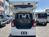 荷物がどれだけ載るか一目で確認。広さ・開口部・段差、内張りの状態までチェックできます。
