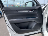 ☆クルマ買ったらエンジンオイル無料のテクノオートリアルです。納車時より走行距離4000キロ又は6ヶ月に一回のペースでご来店していただければ、エンジンオイル交換が無料です!工賃・オイル代金が0円!