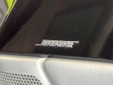 【BOSE】車の音響特性に合わせて開発された、高性能スピーカー。車外の騒音に悩まされることなく、快適に聴こえるように調整され、車内だからこそ楽しめるサウンドを体感できます♪