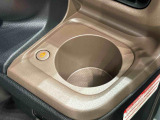 (前席/掘り込み式)ホットカップホルダー☆保温付で温活が車内でも実現♪600mlのペットボトルまで対応しておりスイッチ1つで温かい飲み物は保温を、冷たい飲み物は常温にしてくれます