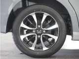 アルミホイール装着車です!これで足元まわりもおしゃれにきまります!