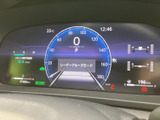 必要な情報を一目で確認できるメーター廻り。スタイリッシュなデザインで、運転をより快適に演出します。視認性の高さも魅力です。