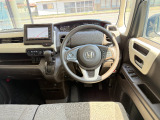運転席周りです。