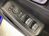 鍵や窓の開け閉めはこちらで!サイドミラーの調節も電動で出来ます。