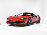 イエロー・ブレーキキャリパーを装着しております。Rosso Corsaのボディと相まって、フェラーリ伝統のカラーリングを完成させています。