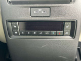 2列目シートにもシートベンチレーション/シートヒーターが付いています。