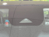 【エマージェンシーブレーキ】走行中に前方の車両等を認識し、衝突しそうな時は警報とブレーキで衝突回避と被害軽減をアシスト。より安全にドライブをお楽しみいただけます。