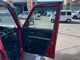 お車の状態は内外装共にとても綺麗な状態を保っておりますので私共でも自信を持ってお薦め出来る1台です!!