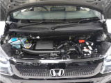エンジンは車の心臓部分です。このエンジンルームが汚いとトラブルの基になります。当店は専用の液剤を使って徹底的に綺麗にします。