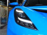 LEDヘッドランプは、従来のハロゲンヘッドランプやディスチャージヘッドランプに比べて、少ないエネルギー消費ではるかに明るい光を提供します。