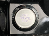 ●Start/Stop●ブレーキを踏みボタンを長押しするだけで、キーの抜き差しなく簡単にエンジンをかける事が出来ます。