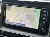 詳細な地図情報を表示し、スムーズなナビゲーションをサポート。現在地確認や周辺施設検索も簡単に行えます。