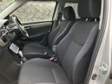 使い勝手の良い収納スペースが、小物を整理整頓するのに便利です。車内をすっきりと保ち、快適な空間を演出します。
