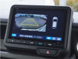 【ワイドビュー】約180&deg;を見渡せるワイドな視野範囲。広範囲に後方側面を表示できるので遠方の車両が見えやすくなっています。