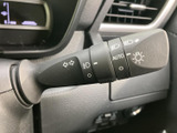 視認性の高いウインカーレバー。安全運転をサポートします。操作もスムーズで、ドライバーの負担を軽減。