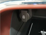 ◆12V電源ソケット◆スマートフォンの充電等にも便利な電源ソケット!使いやすい場所に装備されています。