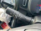 スイッチ類が使いやすく配置された操作周り。運転中でも直感的な操作が可能なレイアウトです。
