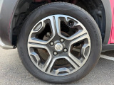 純正アルミホイールです。タイヤサイズは、165/60R15です。