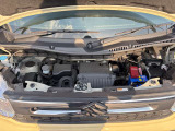 機関の安心材料、エンジンルーム。補機類や配線、汚れ具合、にじみの有無をチェックできます。