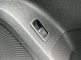 運転席からでもテールゲートを開閉することができます。