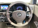 【純正革巻きステアリング】上質な革を使用することで、手にしっかり馴染みとても運転しやすいハンドルです♪