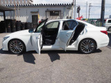ご契約からご納車まで業界に従事したスタッフにて丁寧な対応でサポートさせて頂きます♪