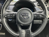 操作しやすいデザインで、安全運転をサポート。多機能スイッチでオーディオやハンズフリー通話などを指先で簡単に操作できます。