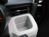 運転席ドリンクホルダー