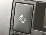 【プリクラッシュセーフティ】前方の車両等を検知し、衝突しそうな時は警報で注意を促し、ブレーキを踏む力をサポート。ブレーキを踏めなかった場合は衝突被害軽減ブレーキが作動、衝突回避をサポートします。