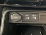 ソケット類も充実☆対応のケーブルがあれば車内でスマホなどの充電が可能です☆