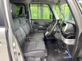 運転席シート廻りは使用感も少なく、良好な状態となっています。丁寧に使われていたことがよくわかりますね。