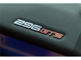 296GTSエンブレムも装着。