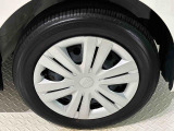 おしゃれは足元から♪純正フルホイールキャップ ☆安心のフロントベンチュレーティドディスクブレーキ。