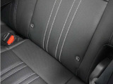 ◆ISOFIX◆シートベルトいらずでチャイルドシートと固定金具を連結するだけでガッチリ固定できます。