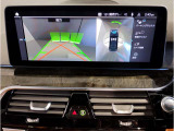 【パーキングアシストプラス】パーキングや取り回しがより簡単になります。このシステムにはトップビュー+3Dビュー、サイド・ビュー・カメラ、リヤ・ビュー・カメラ、PDCが備わっています☆