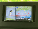 バック時の安全性を高めるバックモニター。狭い場所でもスムーズに駐車できます。運転に自信がない方にもおすすめです。