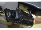 「AKEEYO」ルームミラー型ドライブレコーダー  万が一のトラブルのときにも役に立つドライブレコーダーを装備しています。 側面衝突や幅寄せ・割り込み対策に!