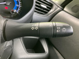 操作しやすいウインカーレバーで、安全な車線変更をサポート。オート機能も搭載されており、快適な運転をサポートします。