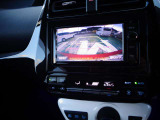 駐車時に後方がリアルタイム映像で確認できます。大型商業施設や立体駐車場での駐車時や、夜間のバック時に大活躍!運転スキルに関わらず、今や必須となった装備のひとつです!